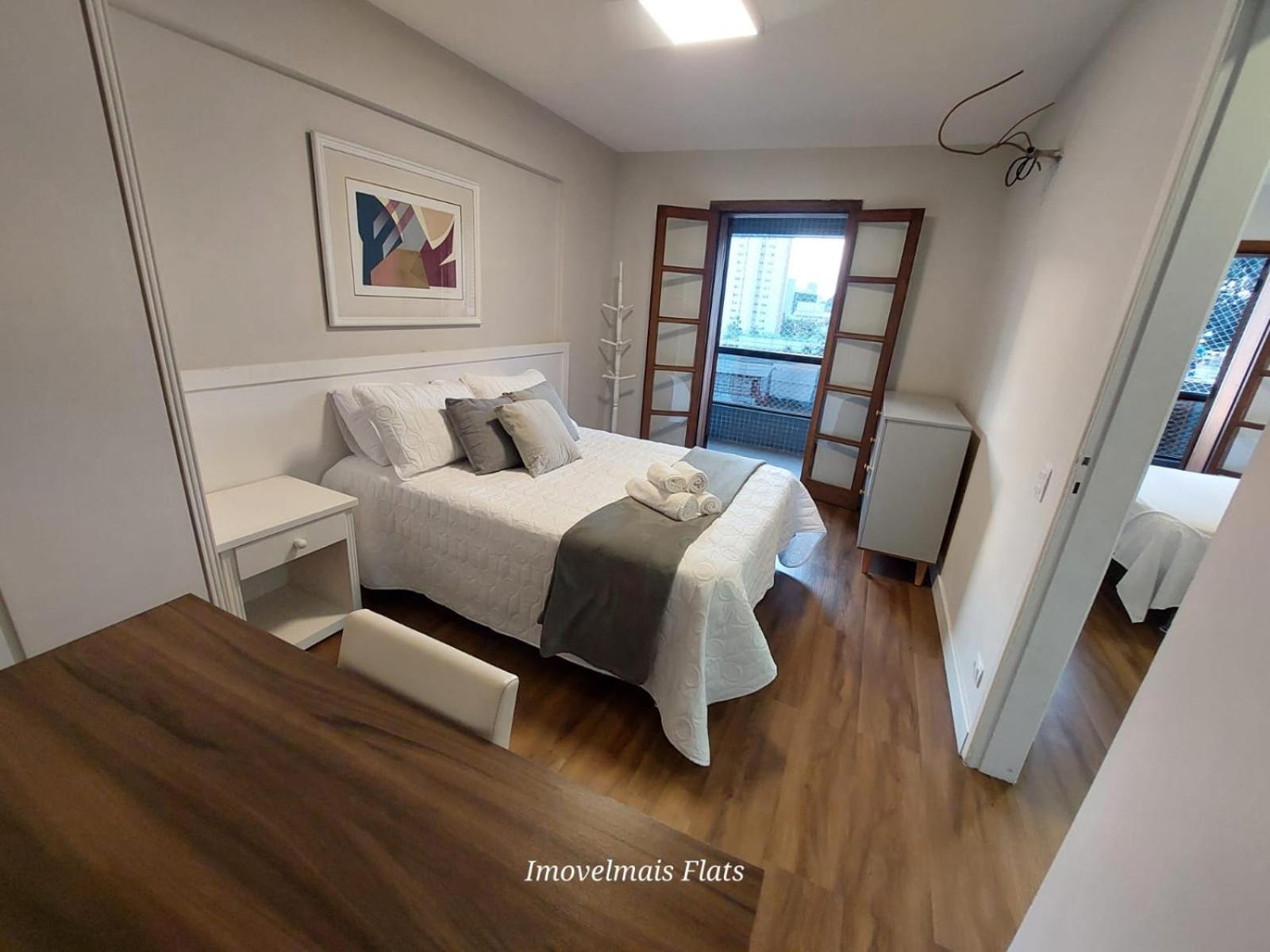 Apartamento Dois Quartos Hc, Metro E Oscar Freire
